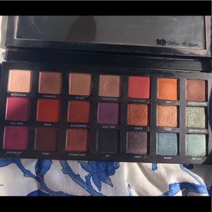 Urban Decay “Born to Run” palette